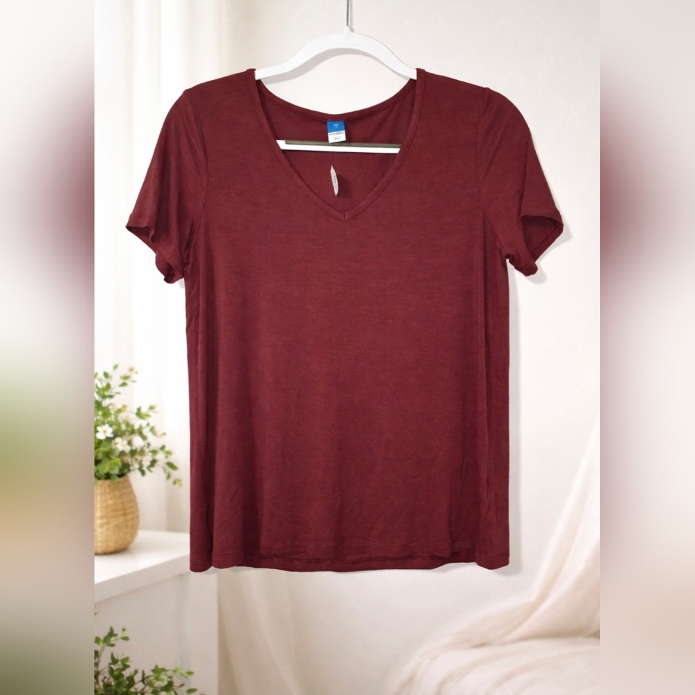 Women's Old Navy Burgundy V-Neck Top
